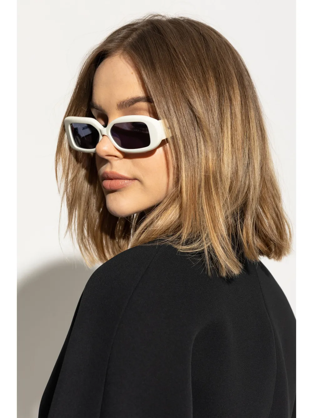 

Солнцезащитные очки Les Lunettes Rond Carré Jacquemus, белый