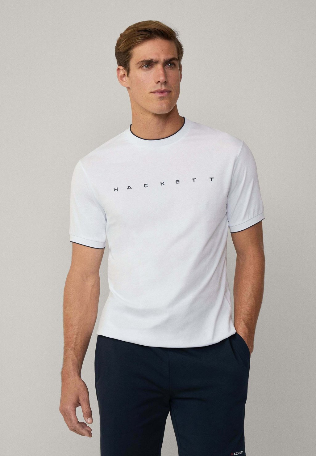 

Футболка с принтом ROYAL TIPPED TEE Hackett London, белый