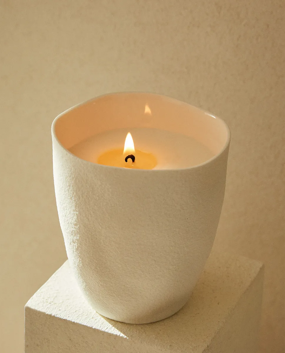 

Текстурированная керамическая свеча Zara Home, белый
