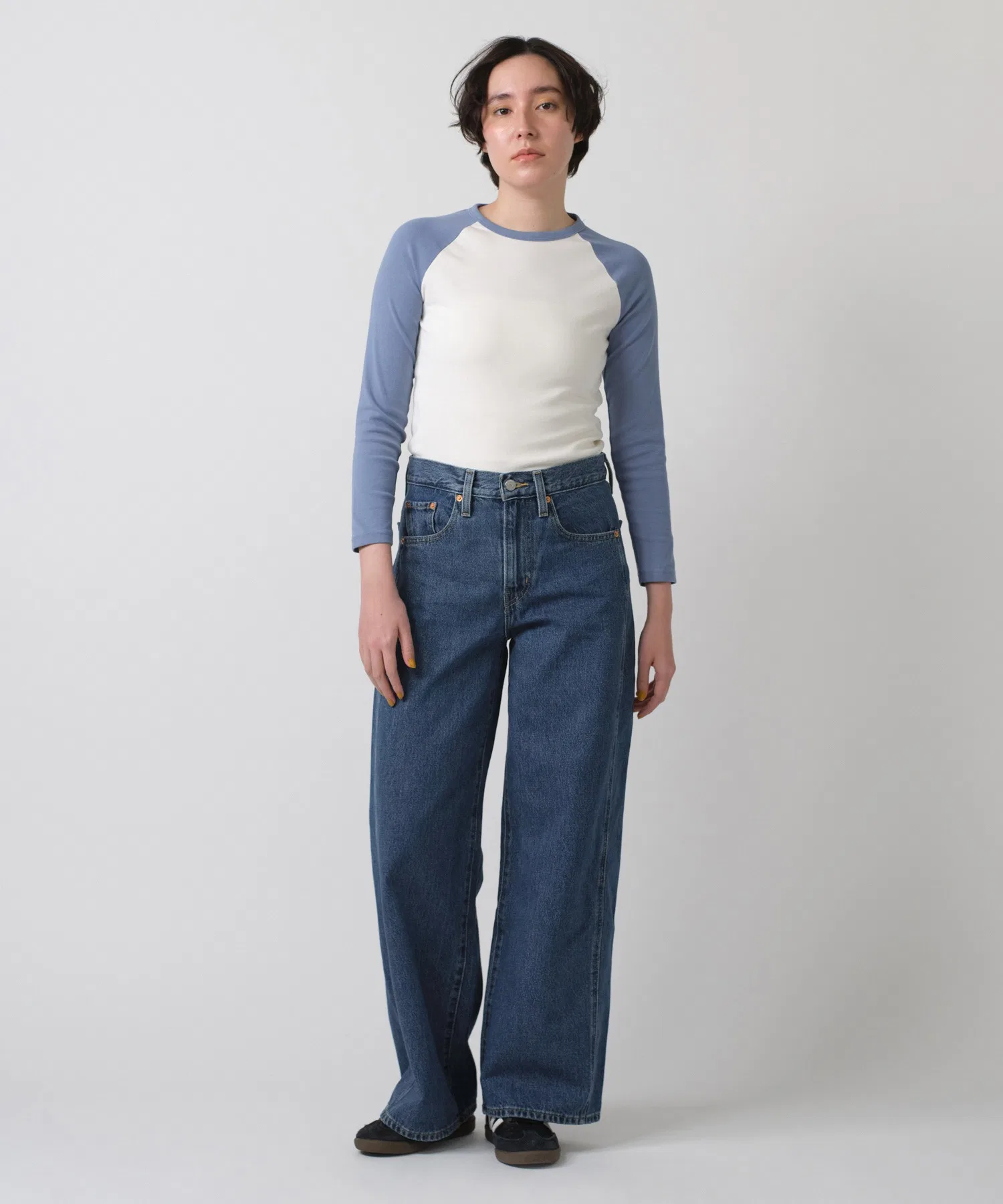 Женская футболка Levi's с длинным рукавом и принтом — фото 4