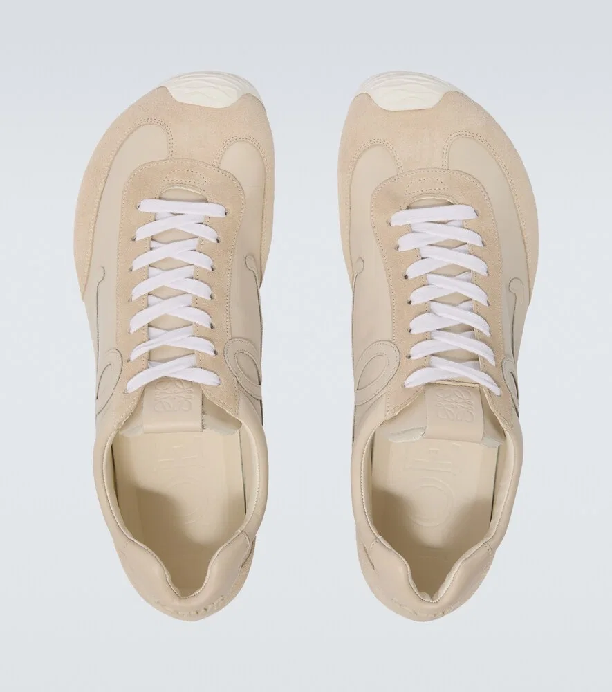 Кроссовки Ballet Runner 2.0 с замшевой отделкой из кожи Loewe, бежевый — фото 4