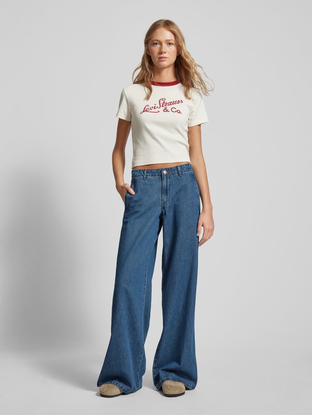 

Широкие джинсы с задними карманами Levi's 300, синий