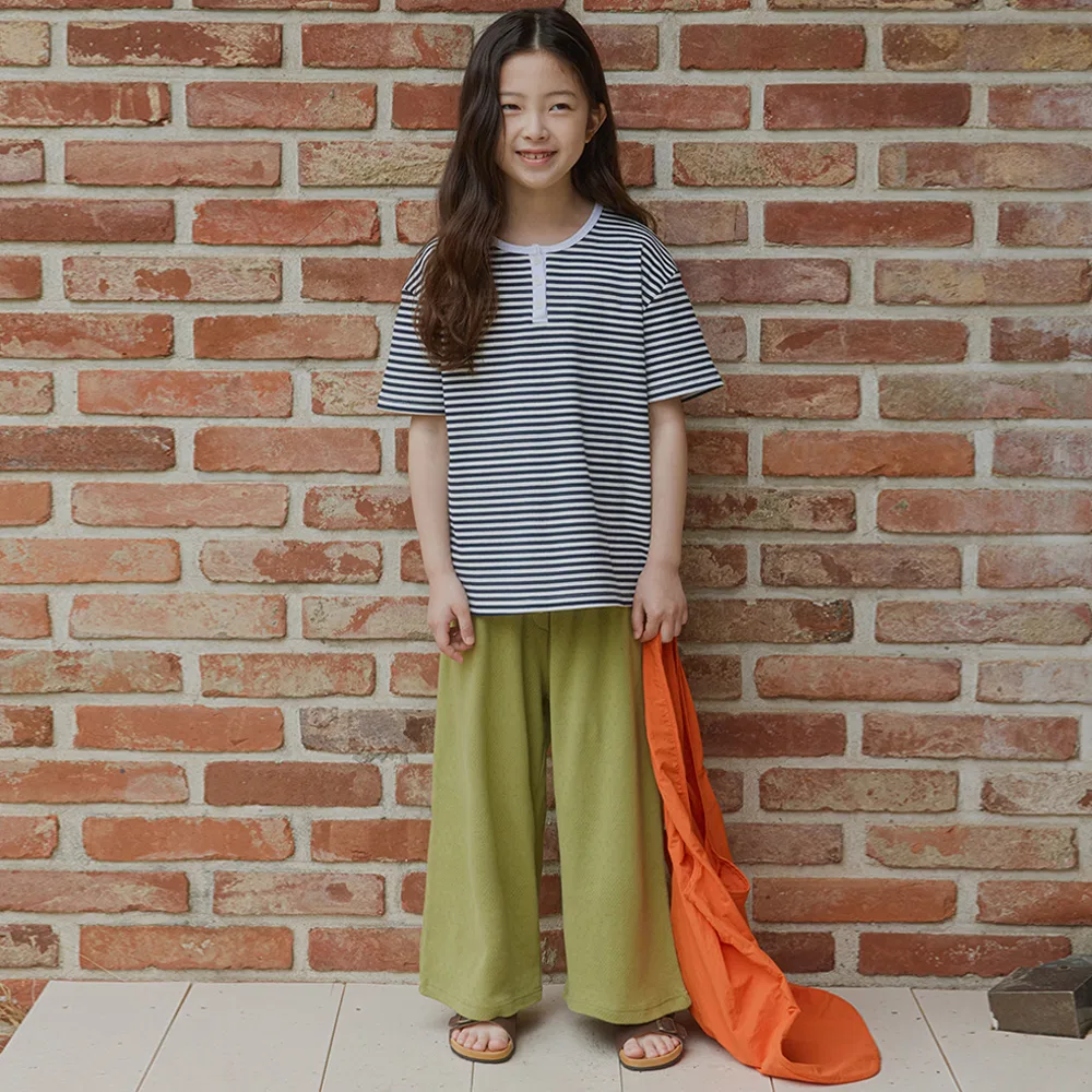 Детские спортивные брюки Button Banding оливкового цвета от Wednesdayoasis Kids — фото 2