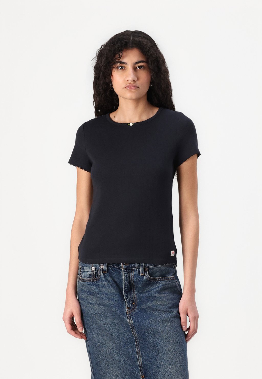 

Базовая футболка DRY GOODS TEE Levi's, черный