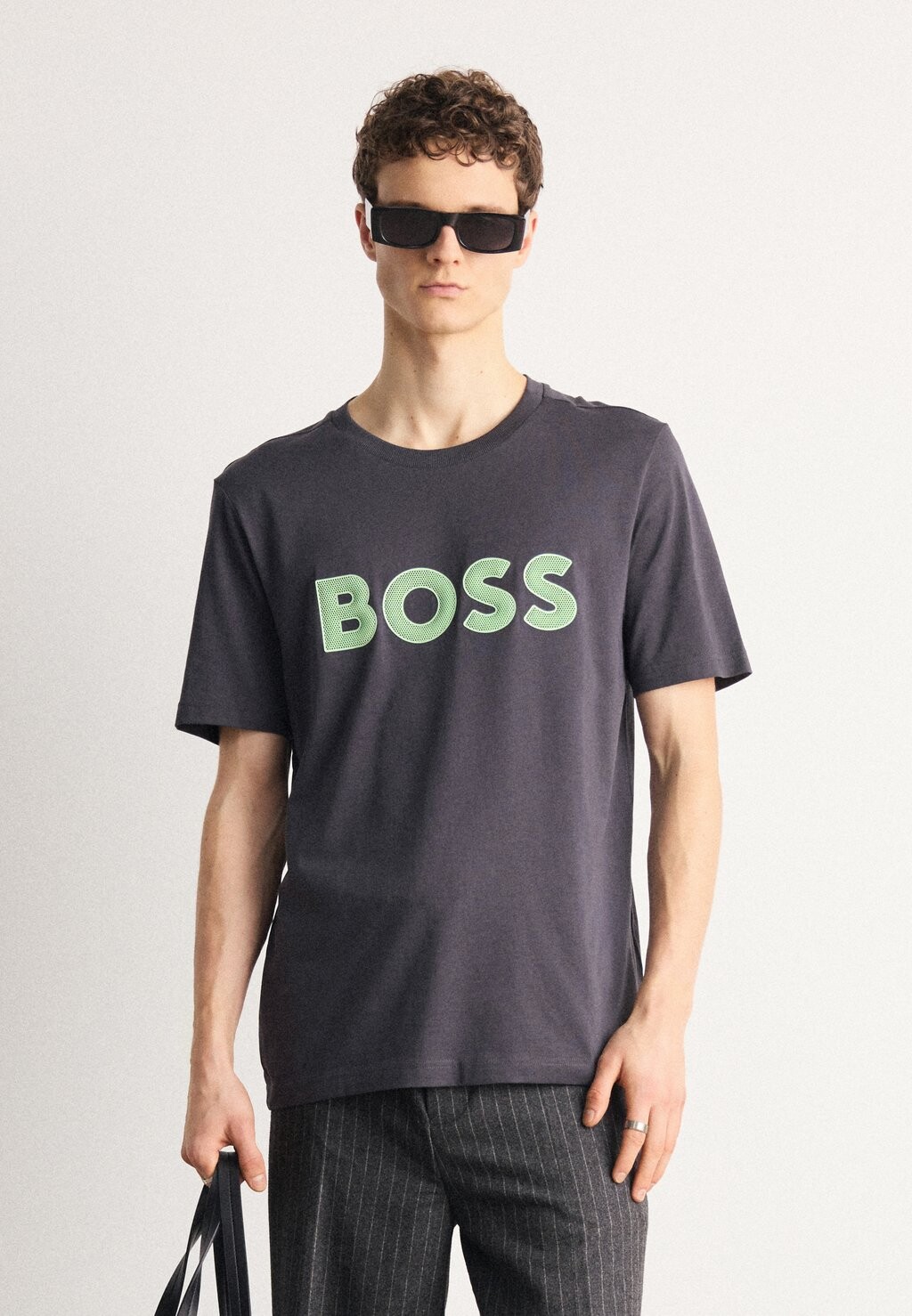 

Футболка с принтом TEE BOSS, цвет charcoal