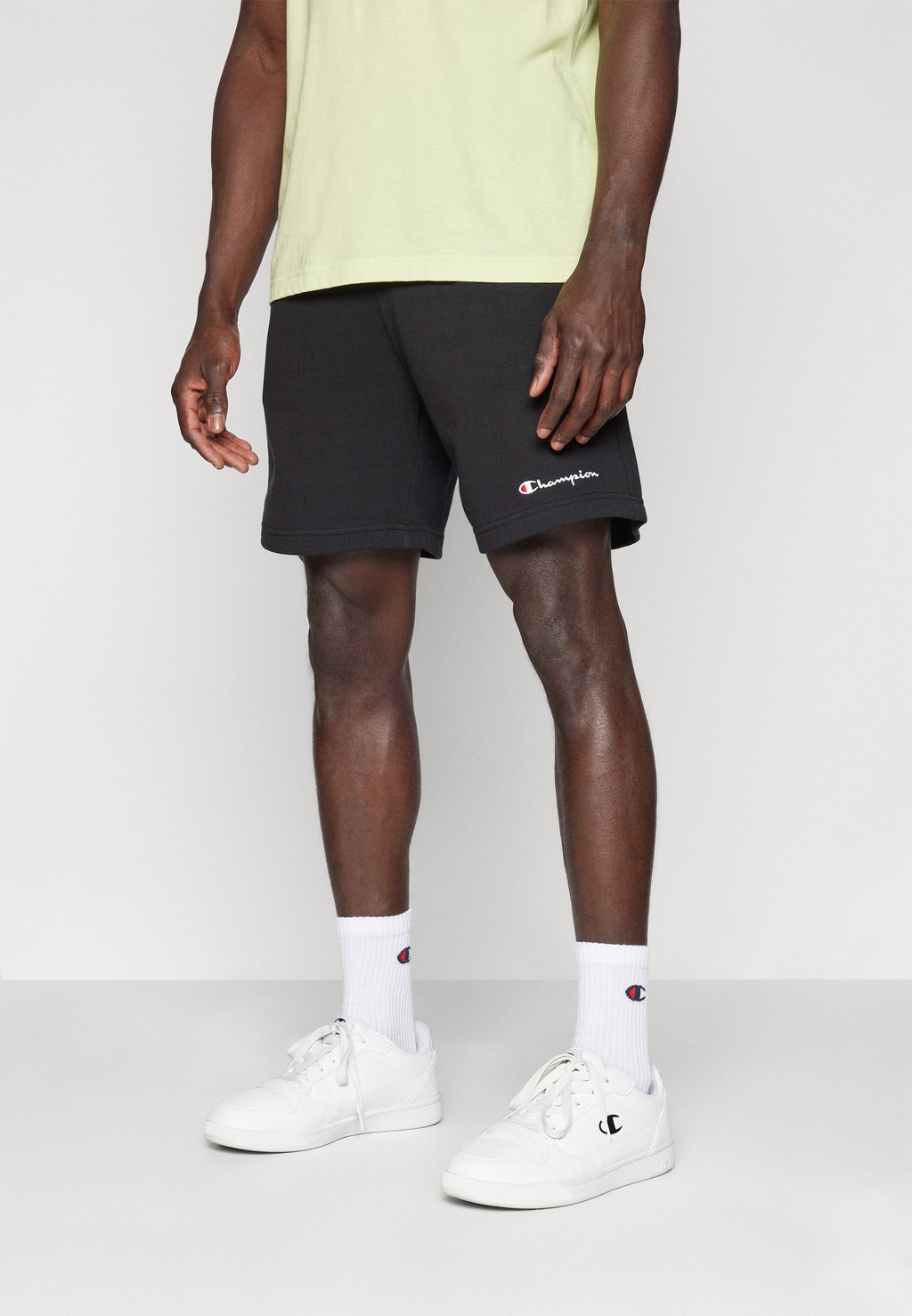 

Спортивные шорты ICONS SHORTS WITH SMALL LOGO Champion, черный