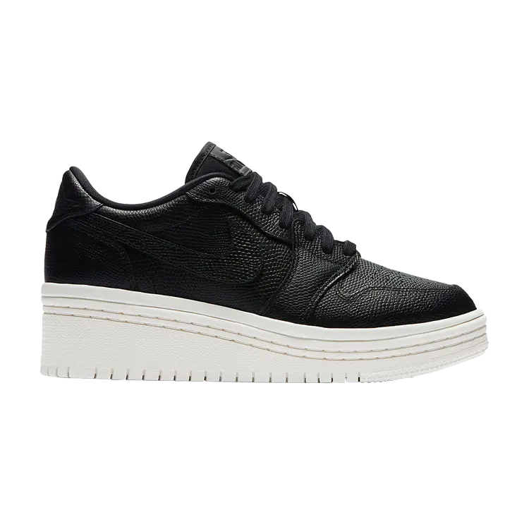 

Кроссовки Air Jordan Wmns Air Jordan 1 Lifted 'Black', черный