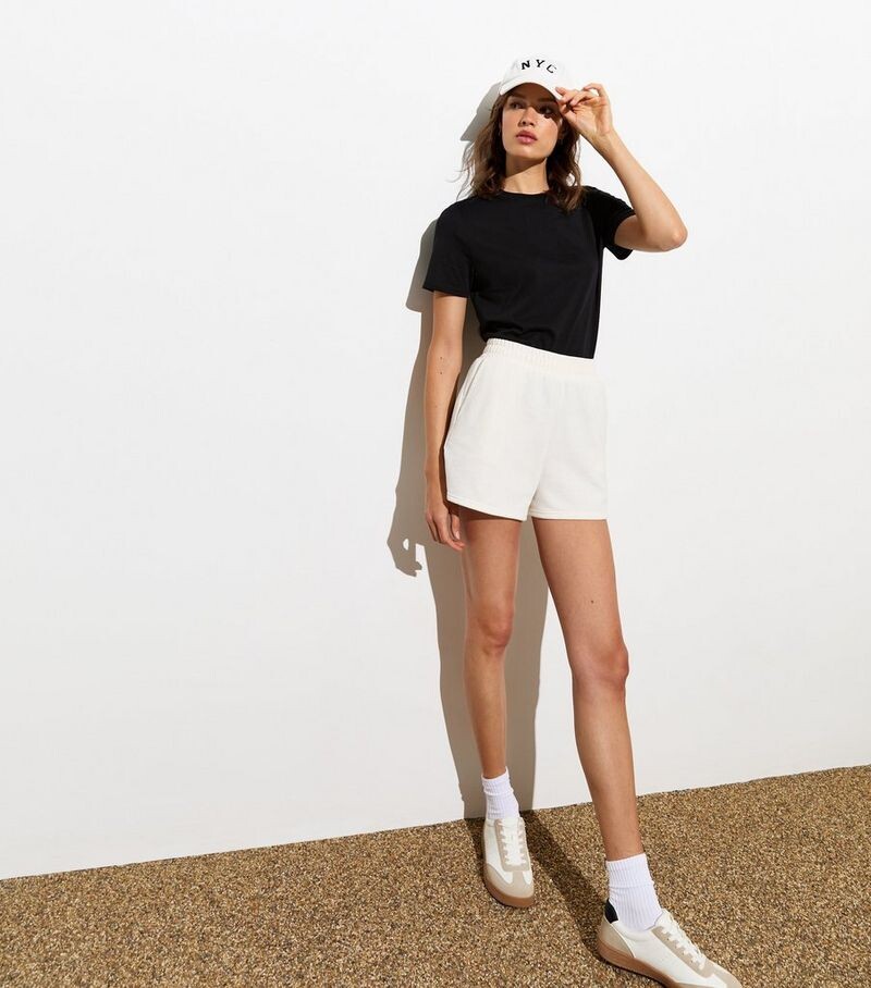 

Высокая черная хлопковая футболка с круглым вырезом New Look, черный