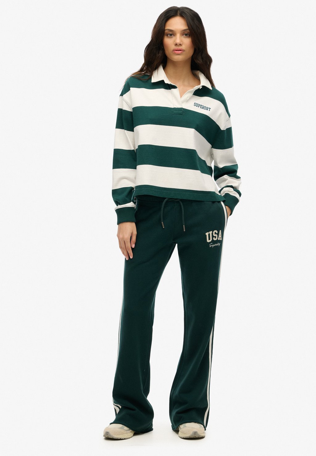 

Спортивные штаны ATHLETIC ESSENTIALS STRIPE FLARE JOGGERS Superdry, зеленый