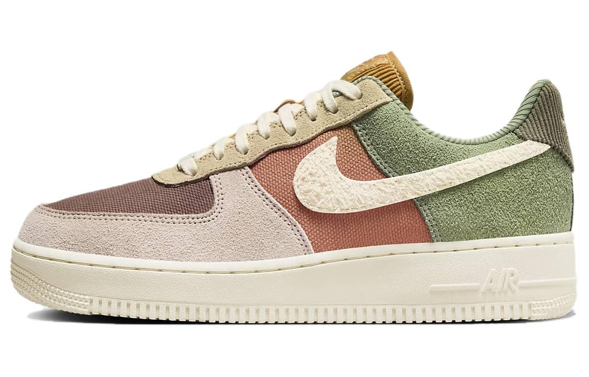 

Женские кроссовки для скейтбординга Nike Air Force 1, Трековый красный/Мистический красный/Пихта/Серебристый металлик