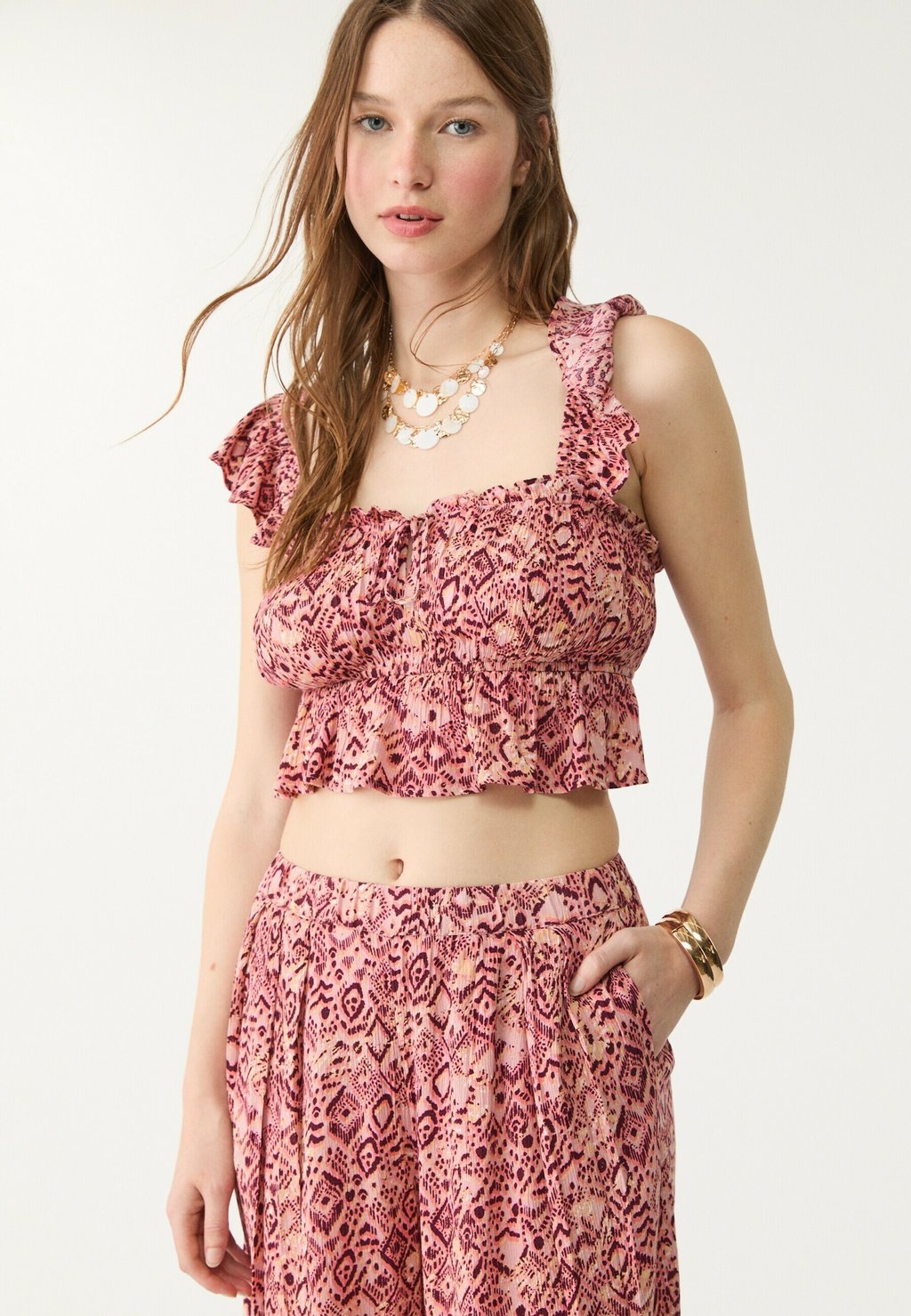 

Блуза FLOWING WITH RUFFLES Stradivarius, розовый