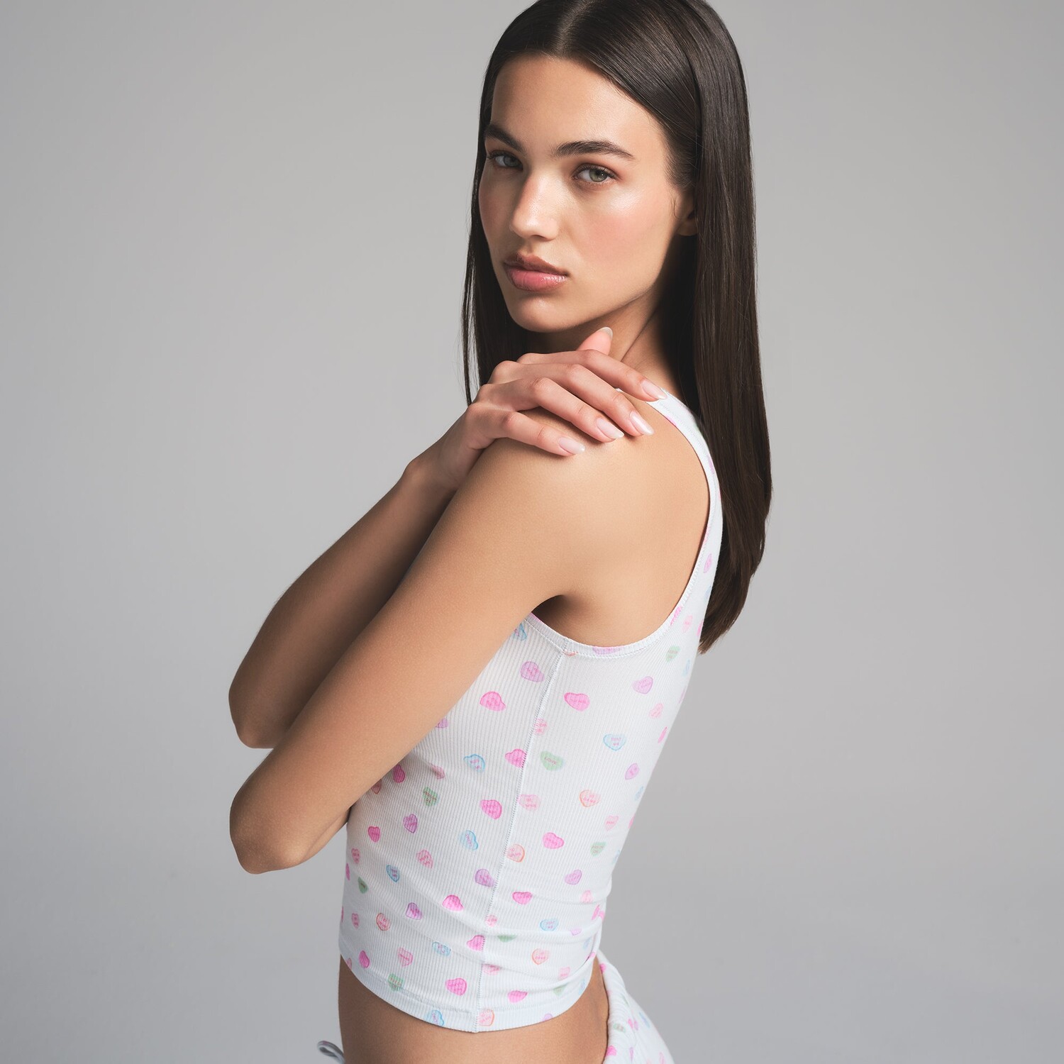 

Топ SKIMS, цвет cloud candy heart print
