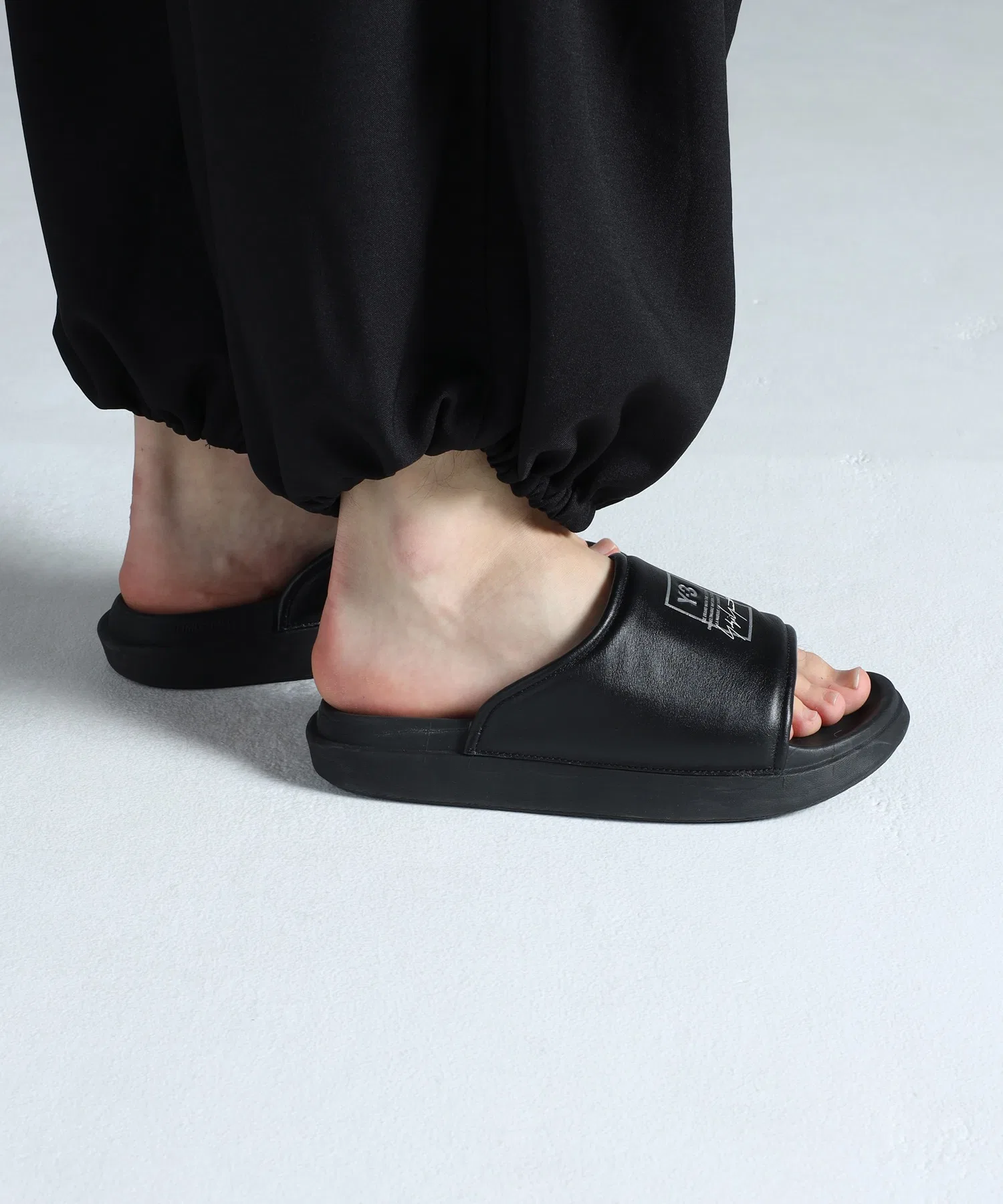 Унисекс кожаные сандалии Y-3 SLIDE чёрные — фото 2
