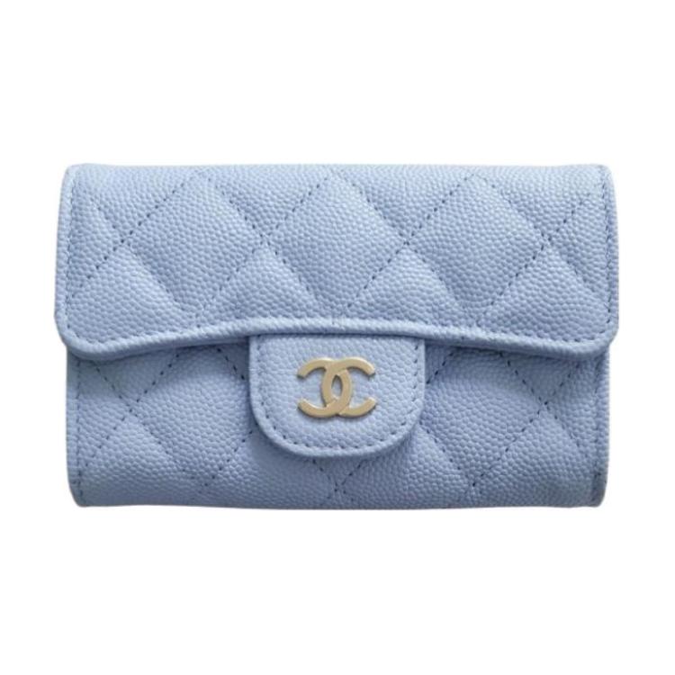 

Chanel Женский держатель для карт из зернистой икры, размер Regular, светло-голубой