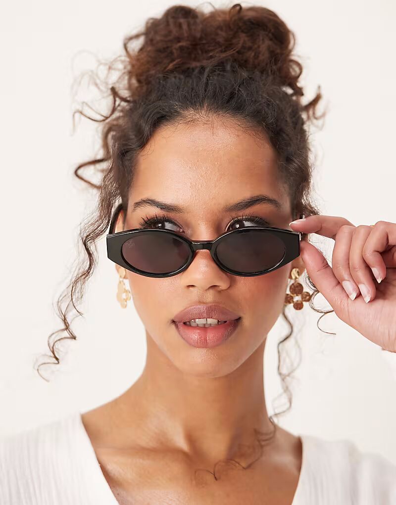 

Узкие прямоугольные солнцезащитные очки Jeepers Peepers черного цвета
