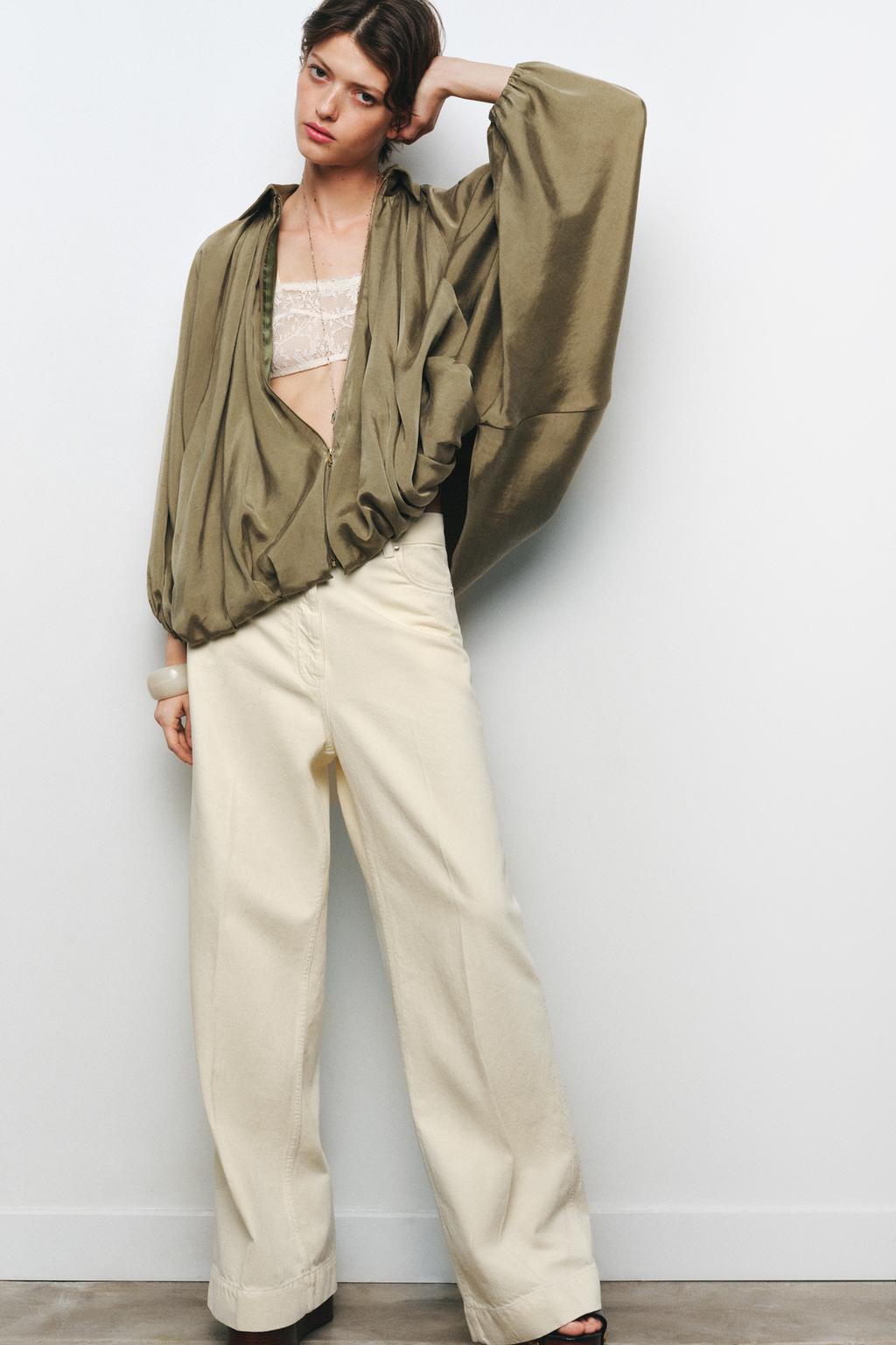

Пышная куртка-бомбер - коллекция zw ZARA, цвет Light khaki