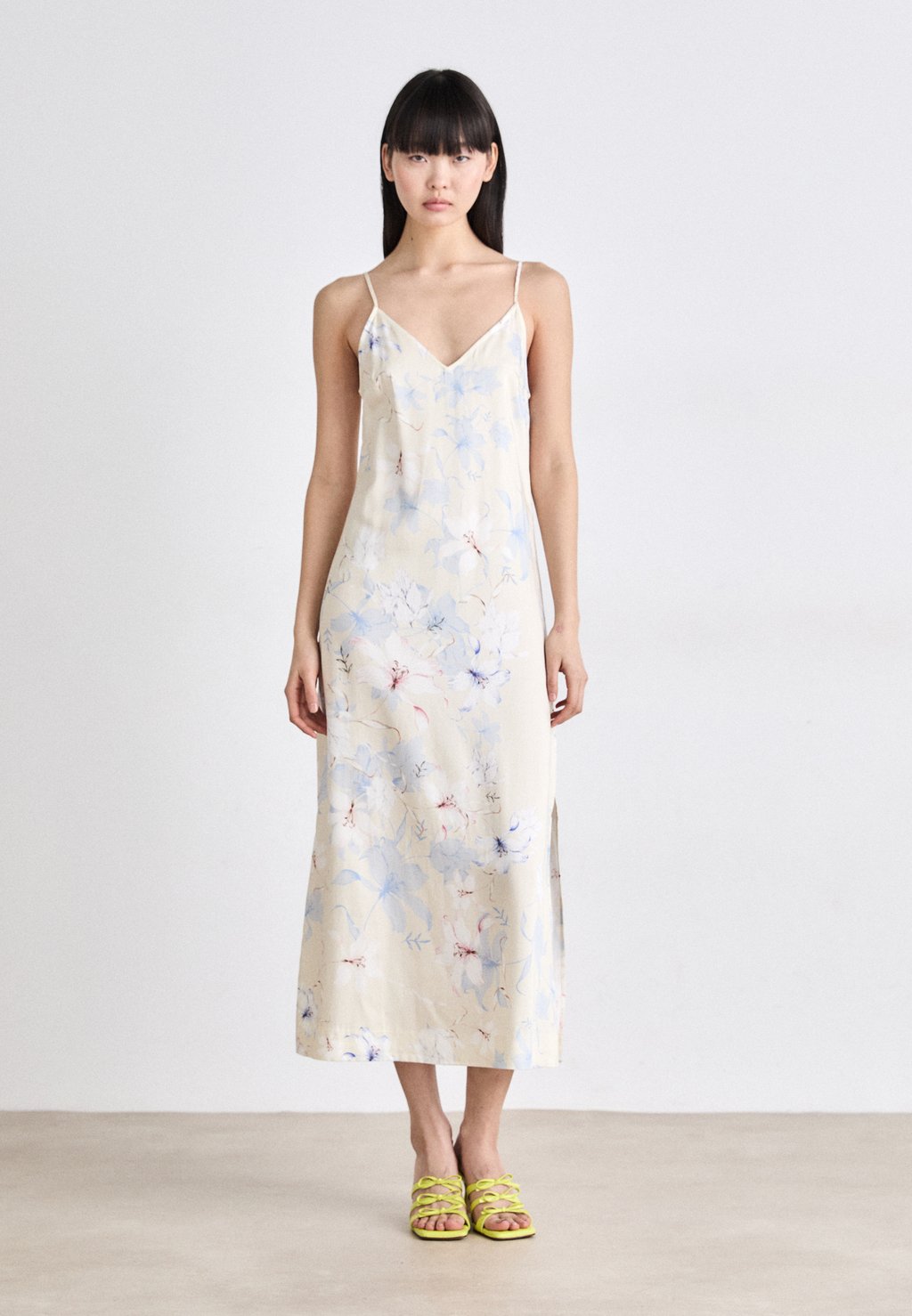 

Повседневное платье FLORAL PRINT SLIP DRESS GANT, светло-коричневый