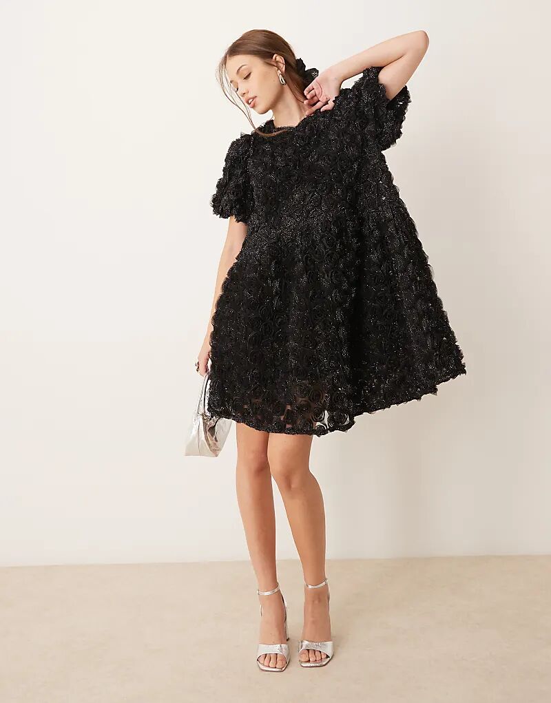 

Мини-платье-халат YAS с текстурированной розой 3D, черное с золотым мерцанием