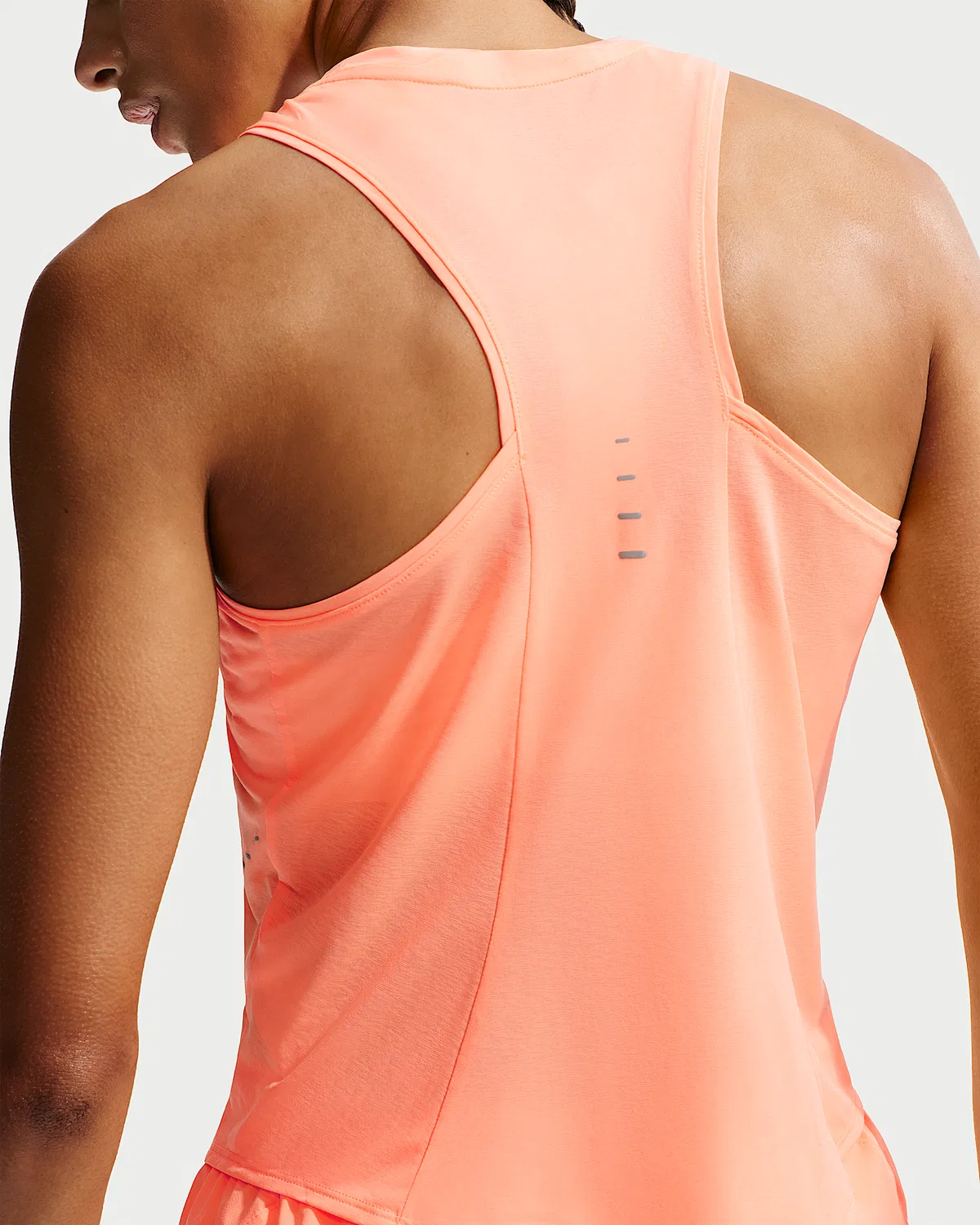 Женский топ для бега Dri-FIT Nike Swift Breathe, Orange Pulse/Photon Dust/White — фото 2