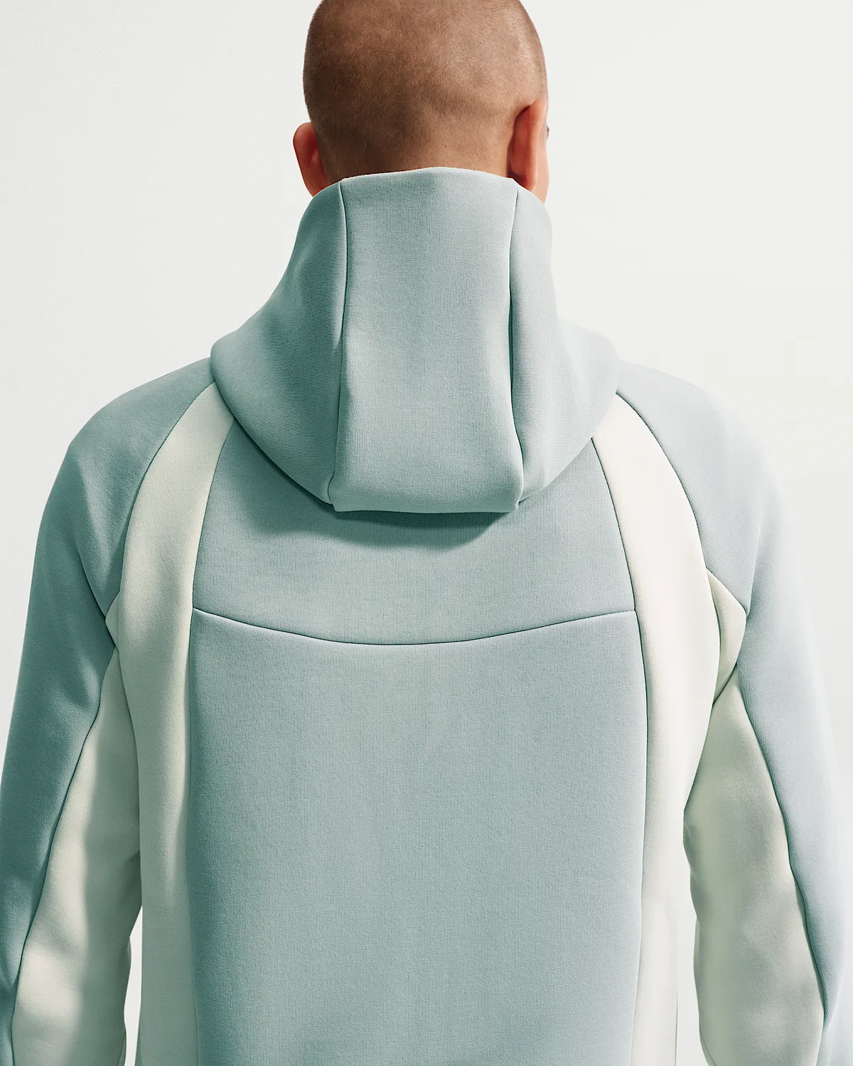 Мужская куртка Nike Tech Windrunner из флиса с цветовой блокировкой и полной застежкой-молнией, Light Pumice/Light Bone/Black — фото 2