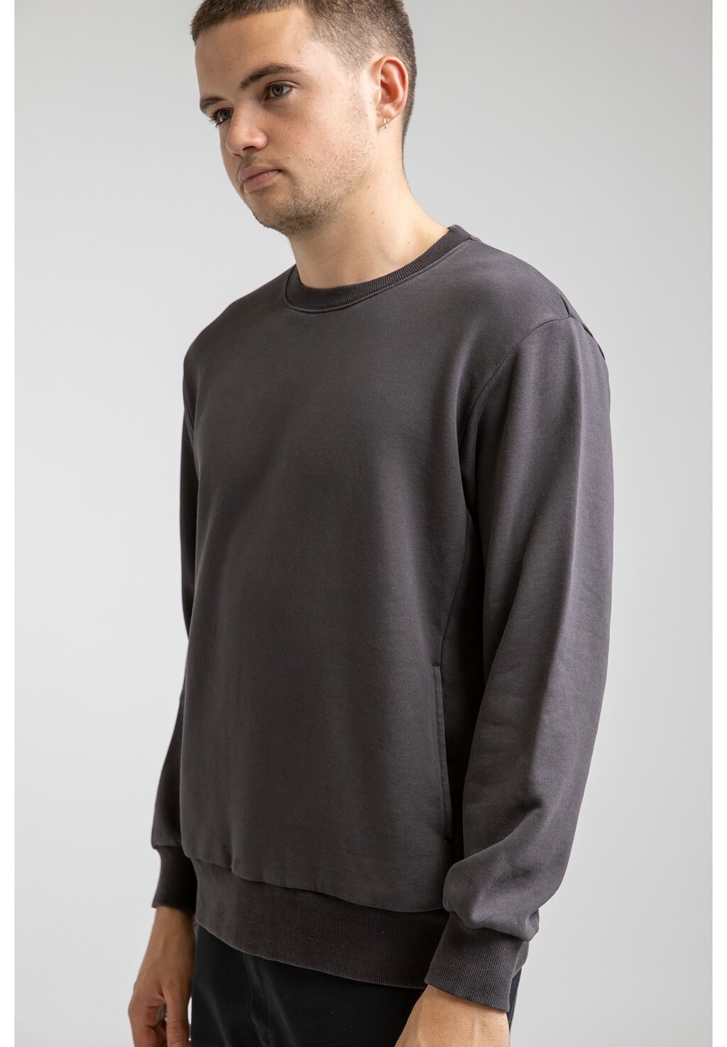 

Толстовка CREW CLASSIC FLEECE Rhythm, черный
