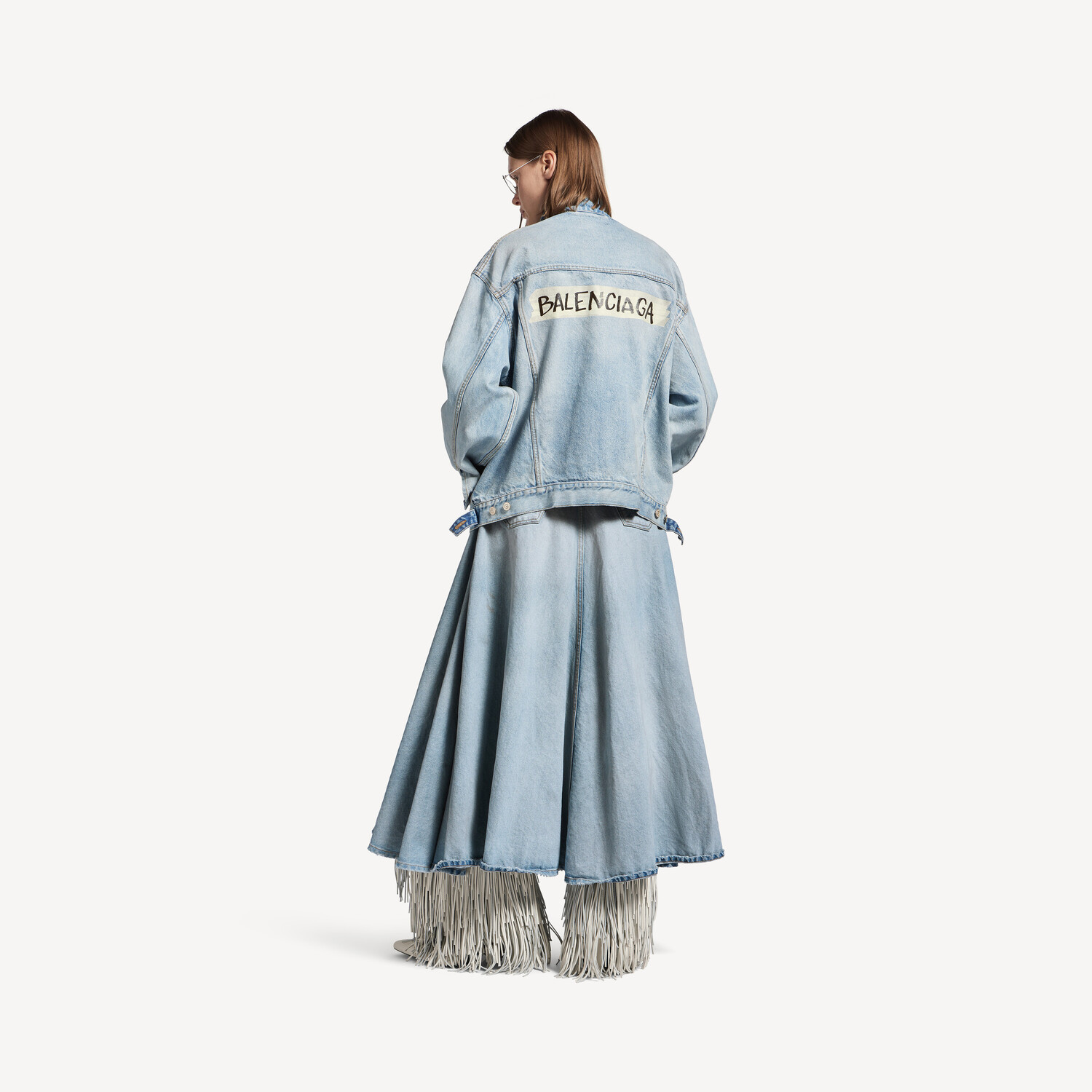 Женская джинсовая куртка прямого кроя в грязно-голубом цвете BALENCIAGA, грязно-голубой — фото 3