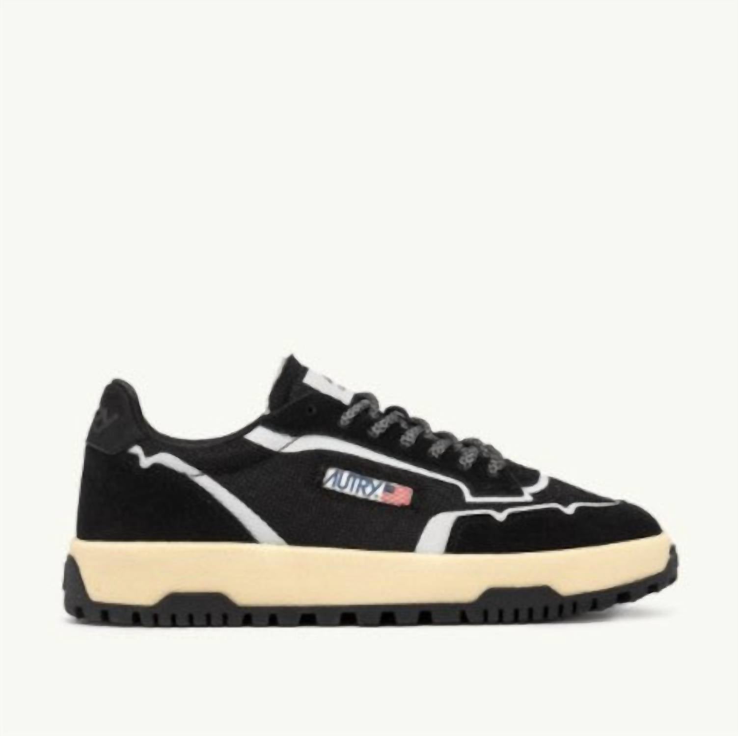 

Мужские кроссовки Wildpace Low в черной сетке и замше Autry