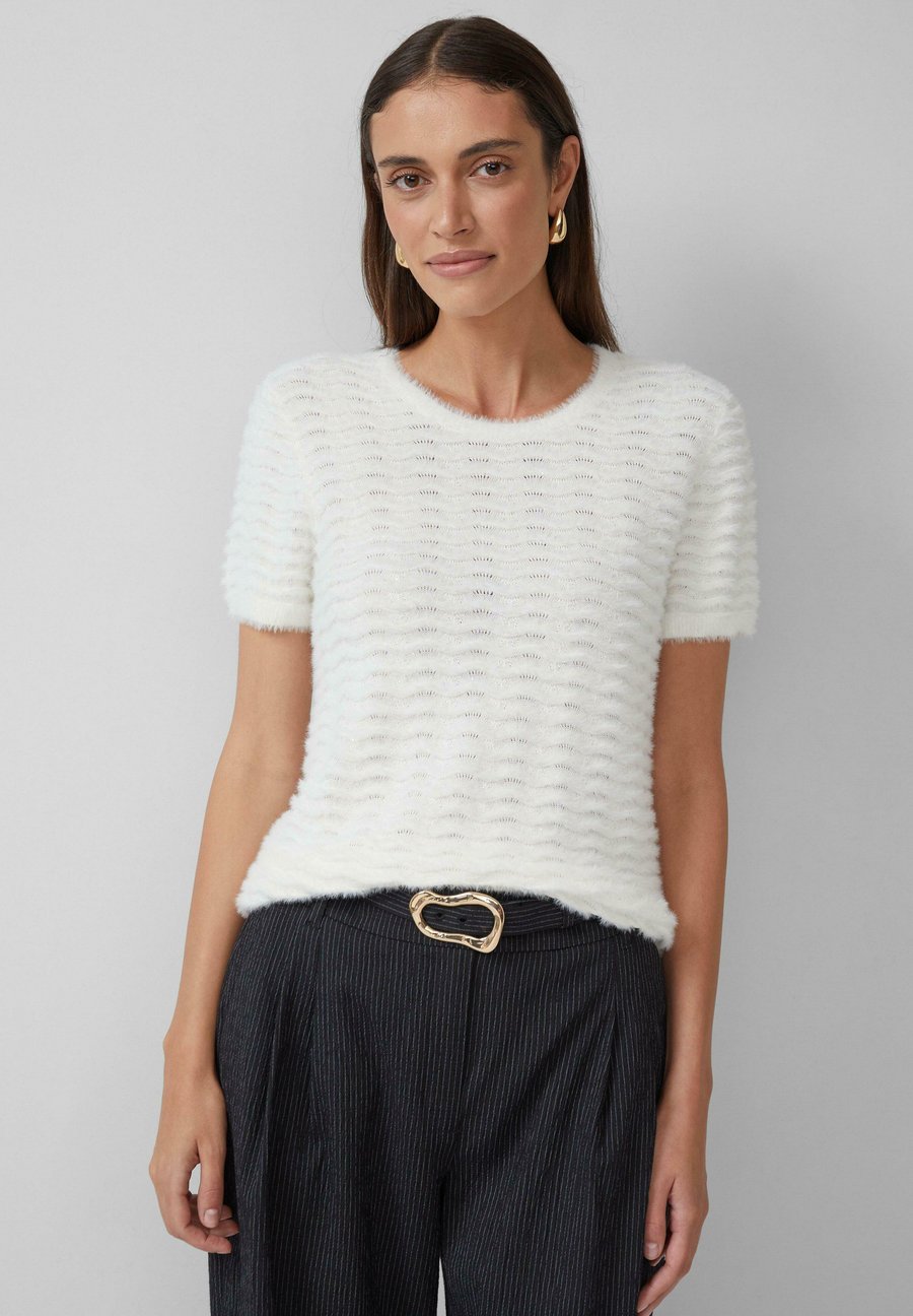 

Футболка s.Oliver BLACK LABEL KURZÄRMELIGER MIT WELLENMUSTER UND PAILLETTEN, Ecru/Off-White, Белый, Футболка s.Oliver BLACK LABEL KURZÄRMELIGER MIT WELLENMUSTER UND PAILLETTEN, Ecru/Off-White