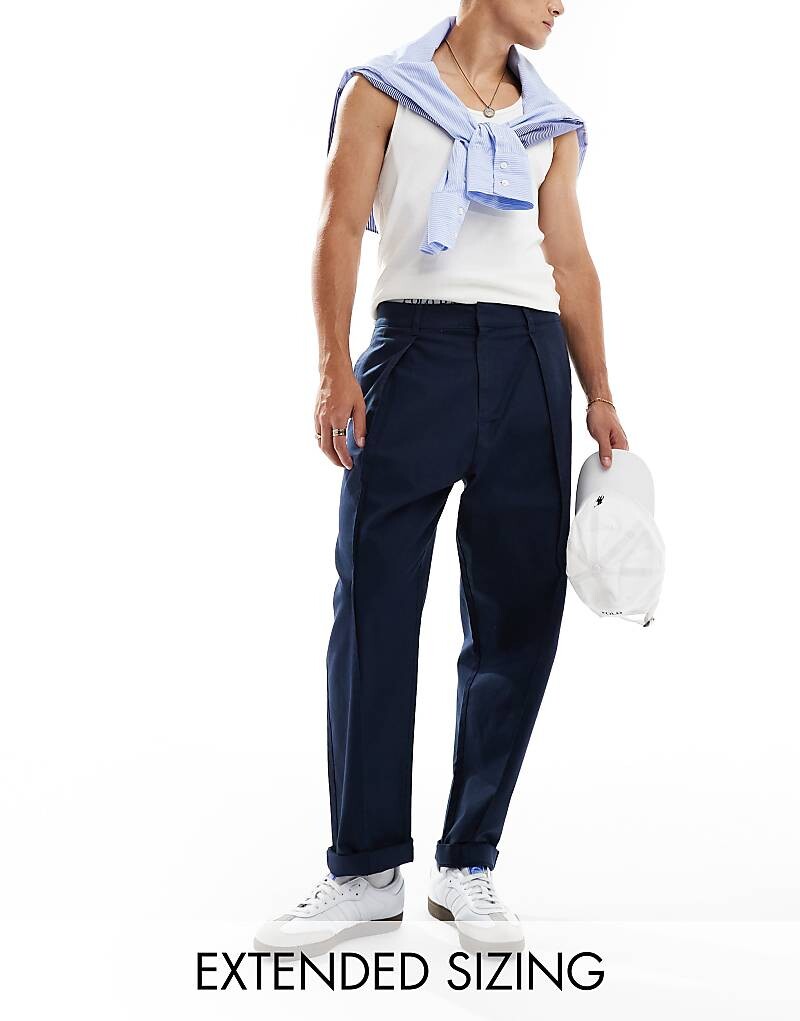 

ASOS DESIGN – темно-синие брюки чиносы прямого кроя со складками