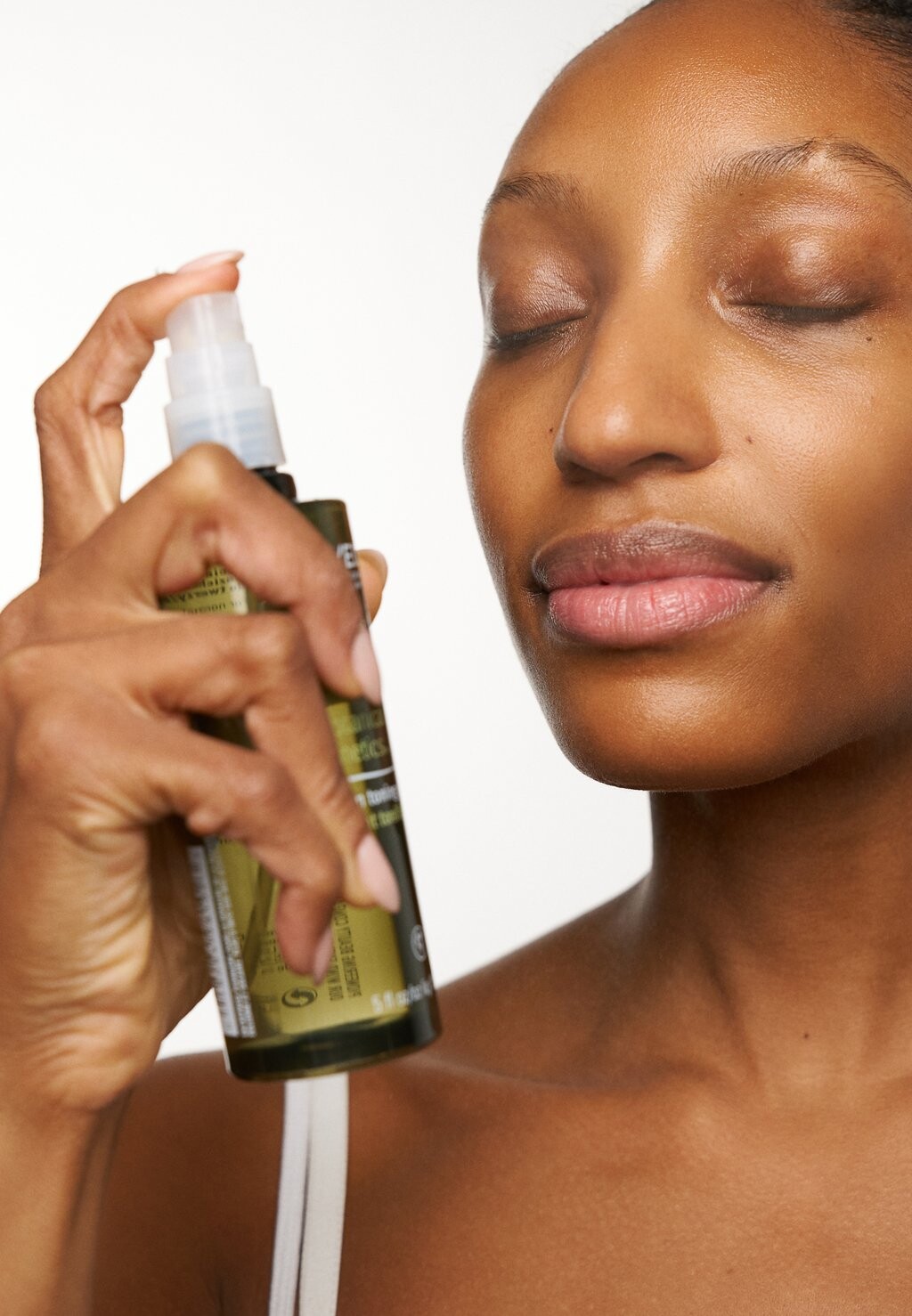 

Тоник для лица Botanical Kinetics Skin Toning Agent Aveda