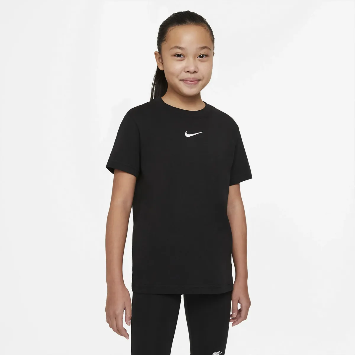 

Футболка Nike Sportswear "Футболка для больших детей (девочек)", черный