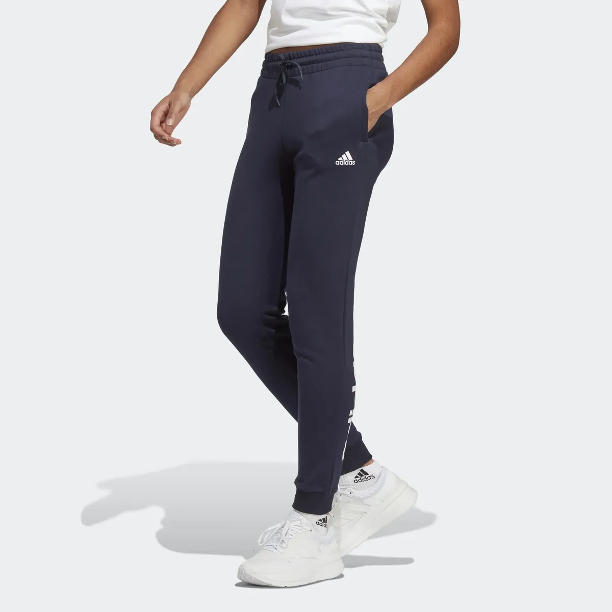 

Adidas Sportswear спортивные брюки "ESSENTIALS LINEAR FRENCH TERRY CUFFED PANTS" (1 шт.), цвет Legend Ink