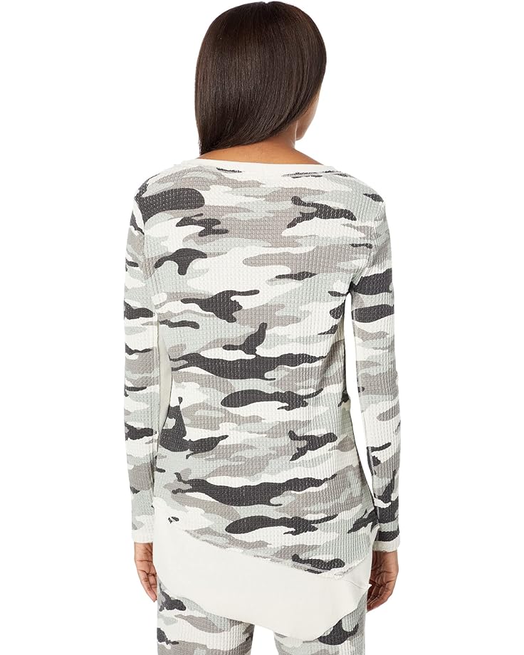 

Футболка Dylan by True Grit Deep V-Neck Camo Soft Slub Waffle Shirttail Tee, цвет Camo/Natural