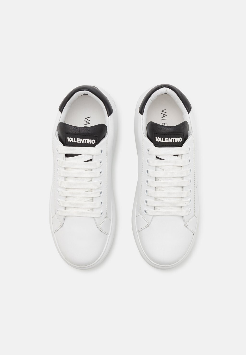 

Кроссовки на шнуровке BOUNCE Valentino, белый