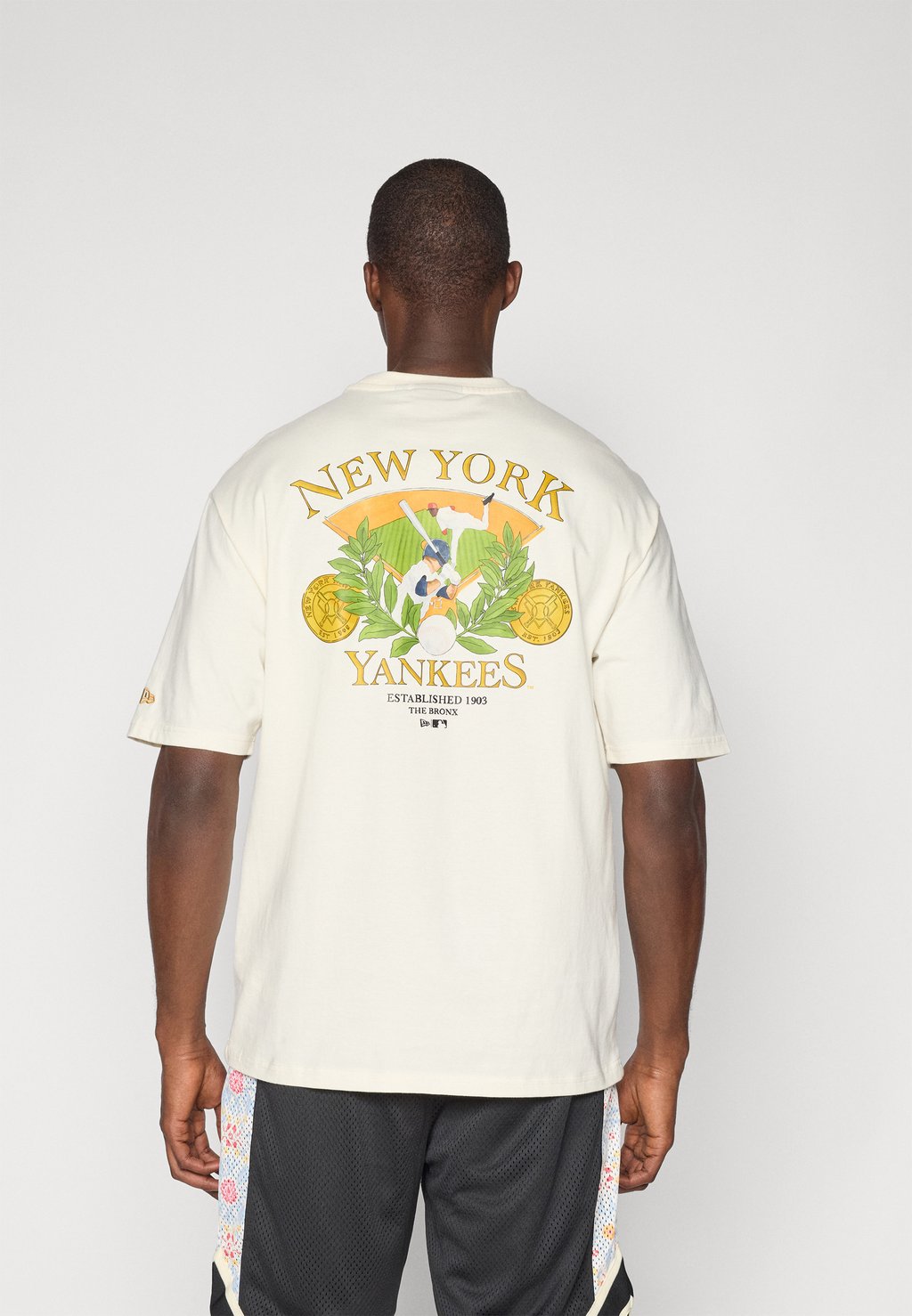 

Форма MLB NEW YORK YANKEES BASEBALL GRAPHIC TEE - Print T-shirt New Era, кремовый
