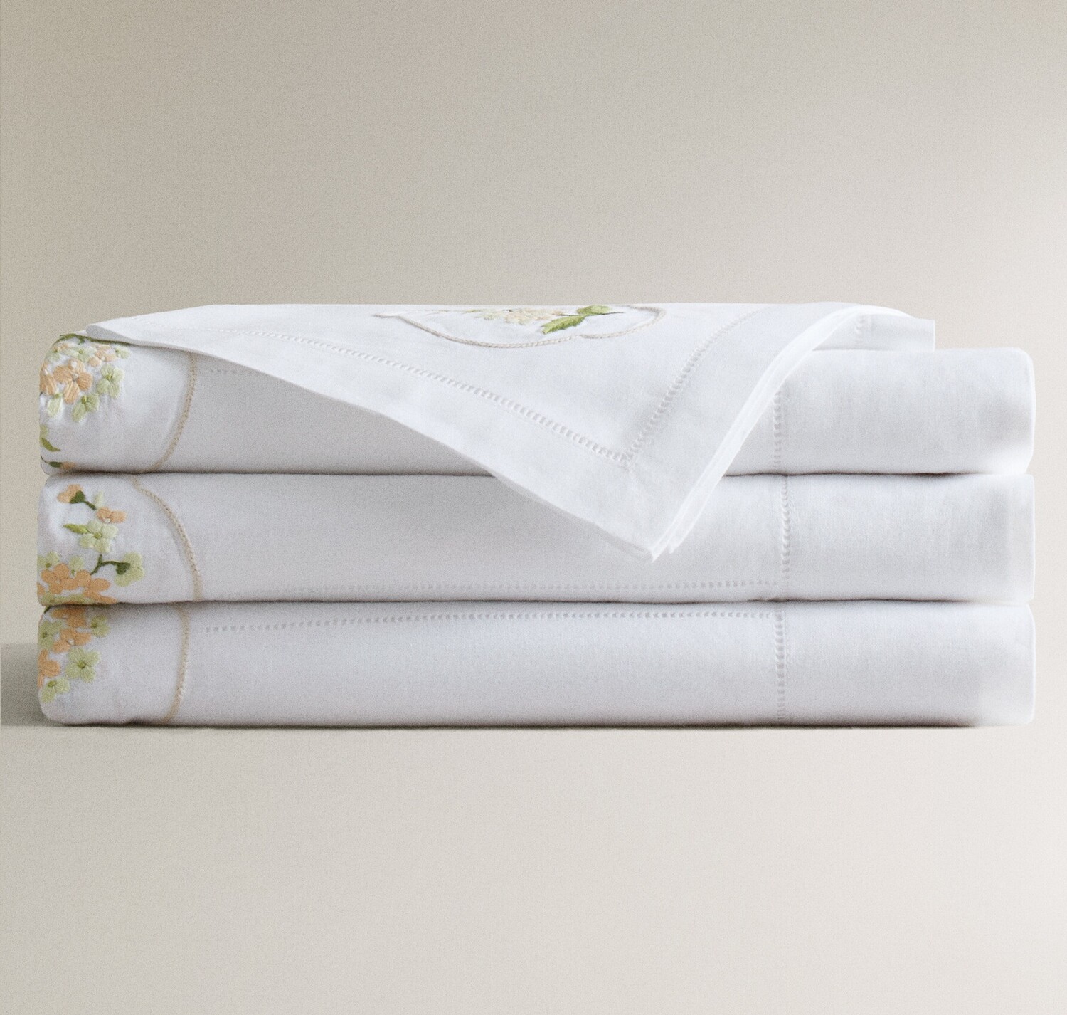 

Скатерть Zara Home Floral Rosette, 170х250 см