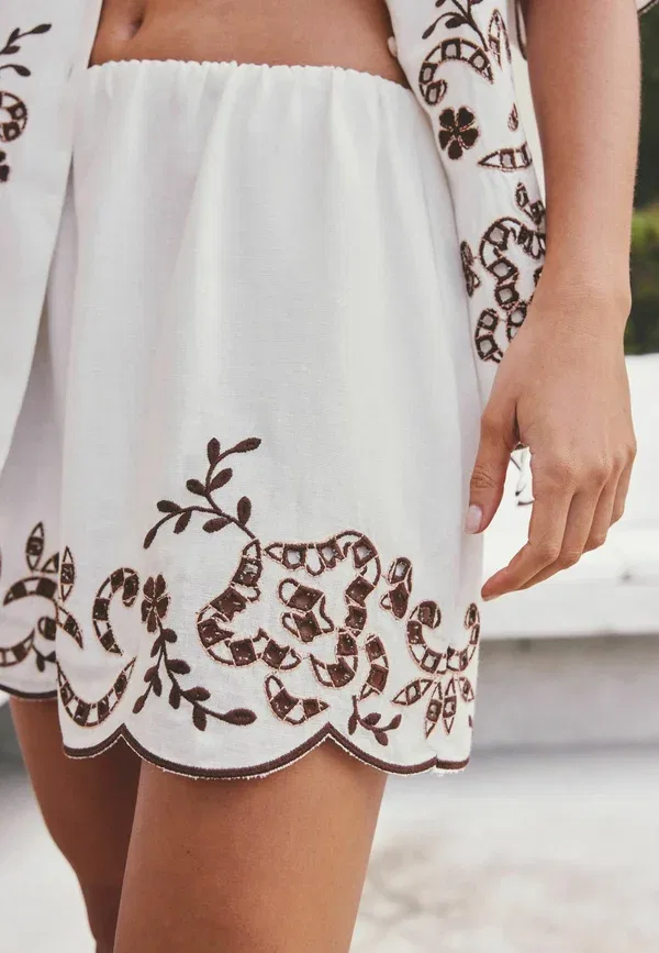 Юбка-шорты вышивка Skort Next white chocolate brown, белый/коричневый/шоколадный — фото 4