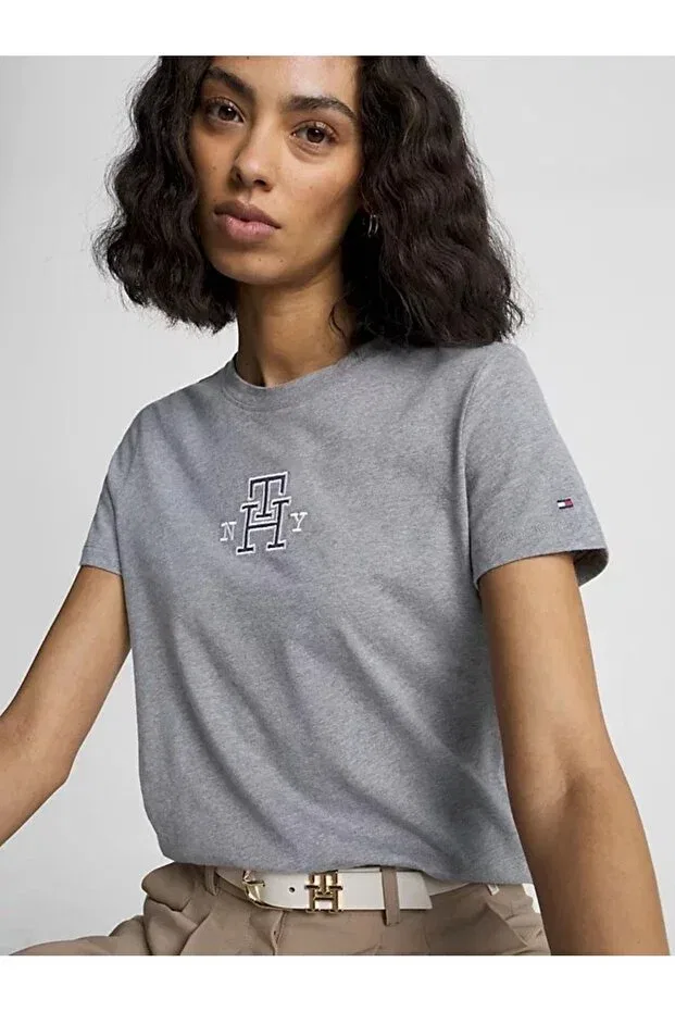 Женская футболка с вышивкой Varsity t-shirt Tommy Hilfiger, Gray — фото 3