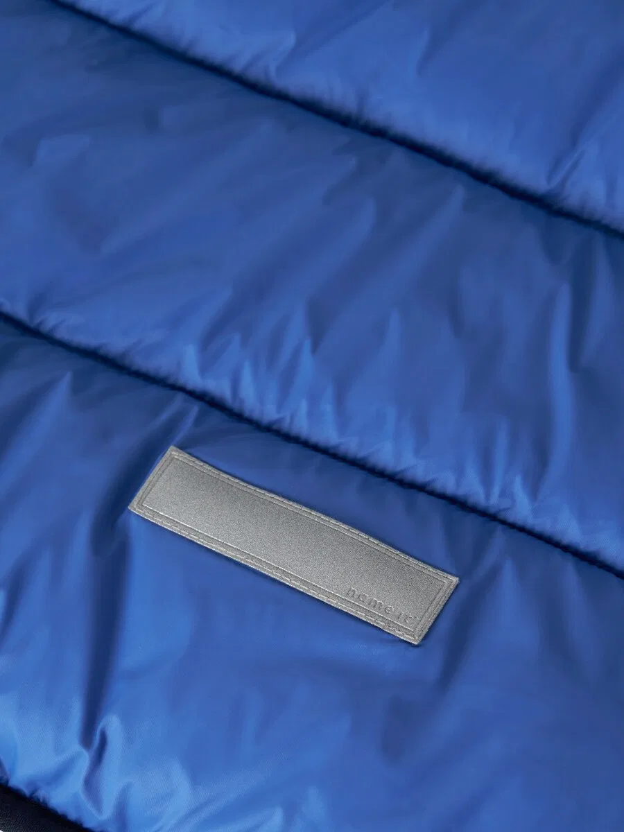Зимняя куртка NAME IT 'NKMMarble' королевского синего цвета — фото 4