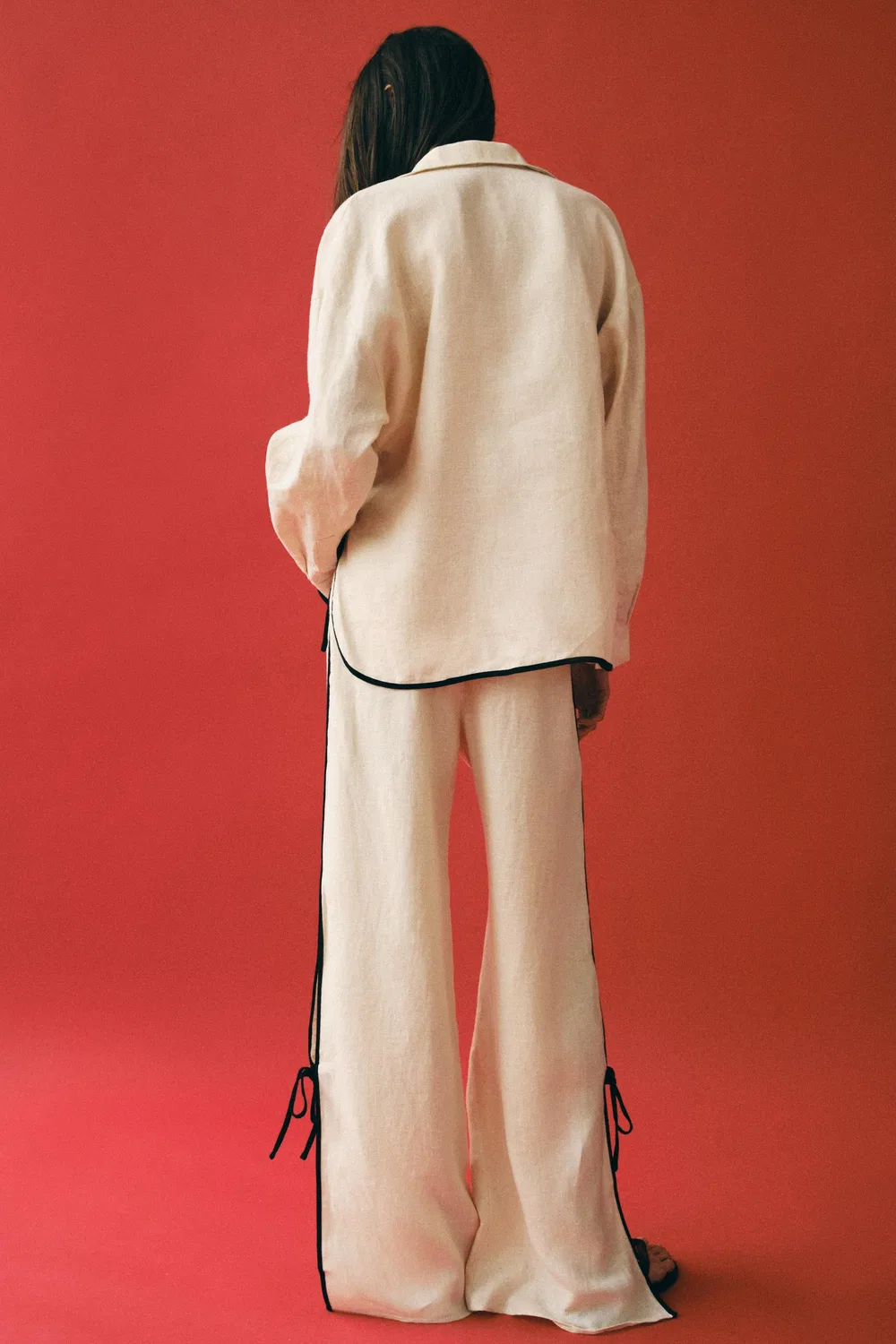Рубашка из 100% льна из коллекции ZW с контрастной окантовкой. ZARA, Beige — фото 4