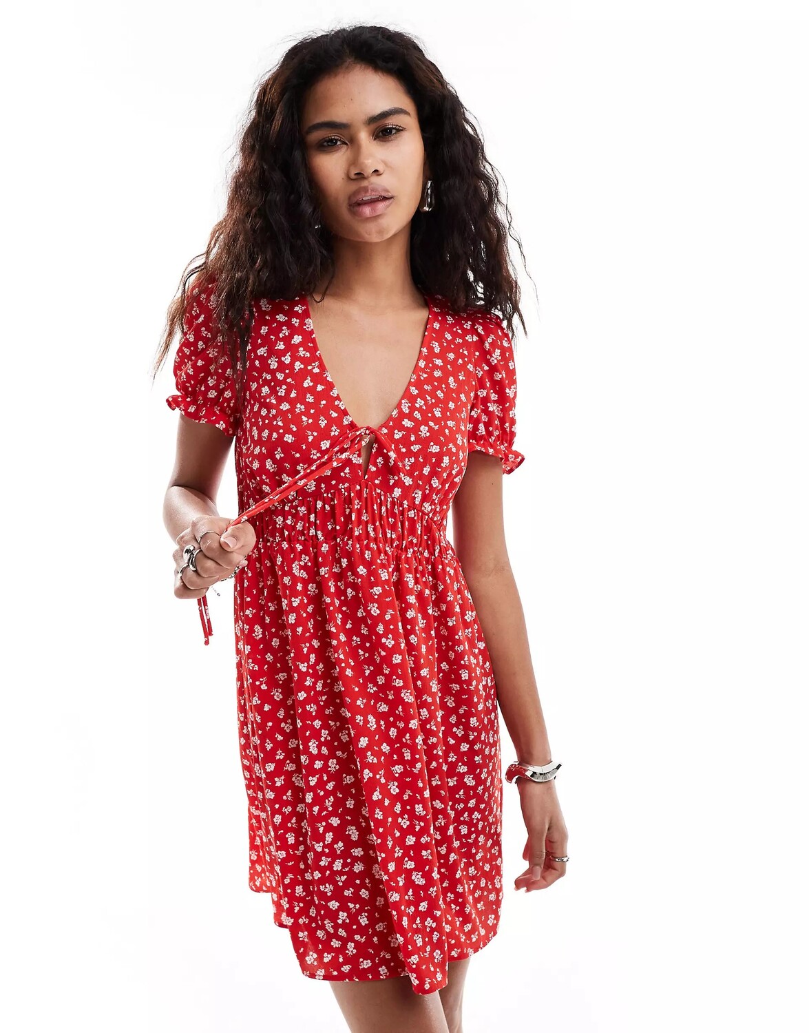 

Платье мини Monki With Puff Sleeves And Tie Front, красный