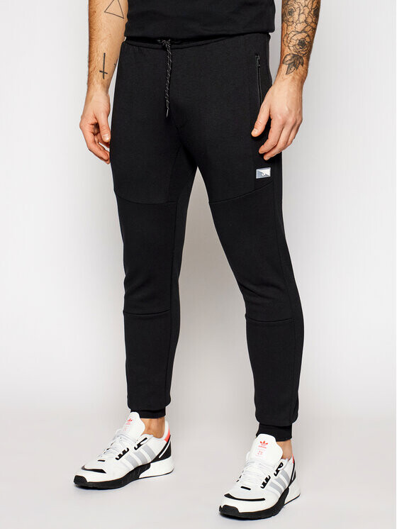 

Спортивные брюки стандартного кроя Jack&Jones, черный