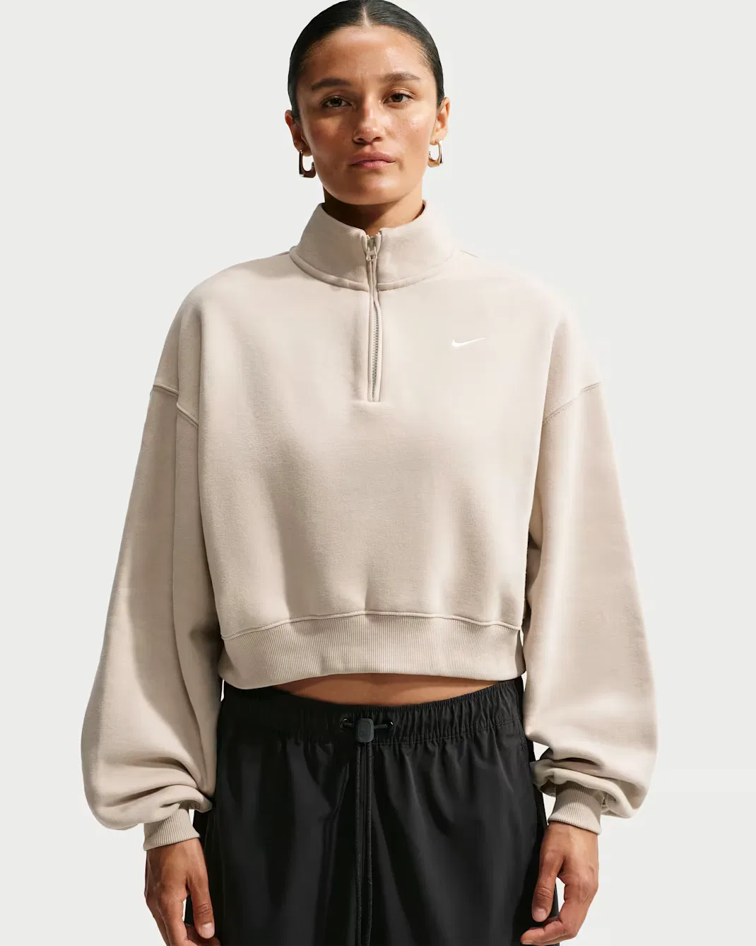 Женский укороченный топ свободного кроя с молнией на четверть длины Nike Studio Fleece Medium Weight, Cream II/Sail — фото 3