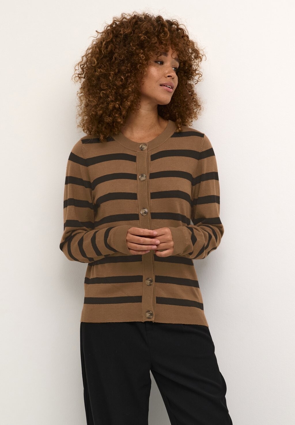 

Кардиган Kaffe КАМАЛА, цвет brown black stripe