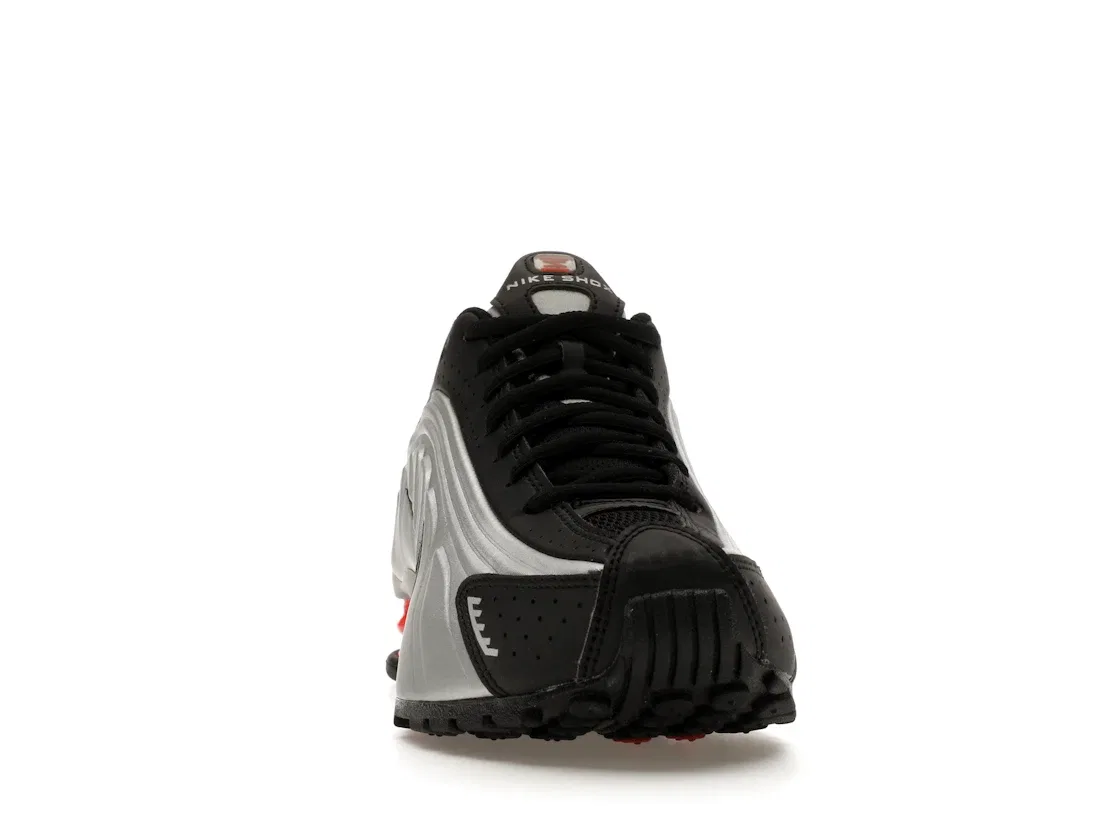 Детские кроссовки Lifestyle Nike Shox R4, Metallic Silver/Black/Picante Red/Metallic Silver — фото 2