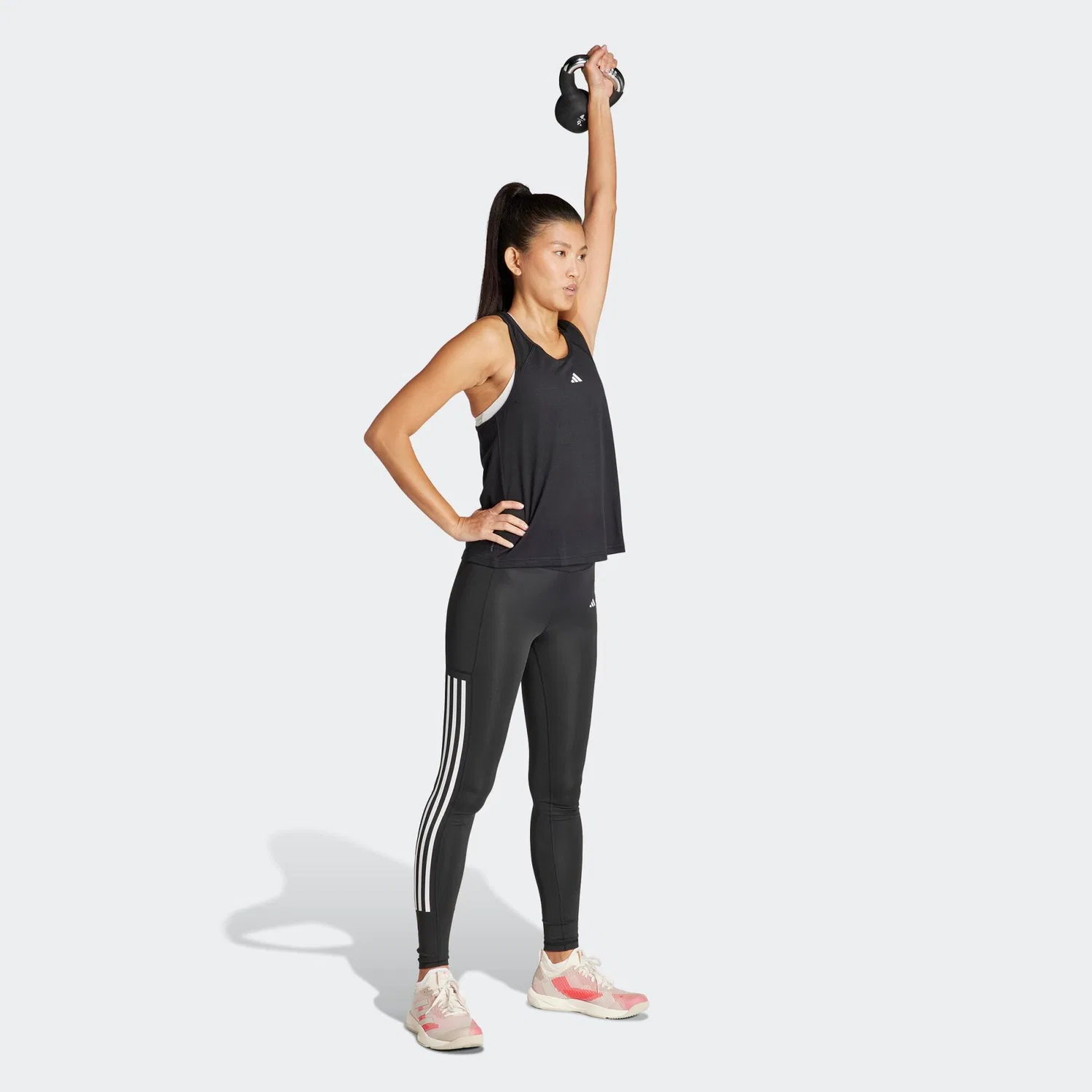 Женский спортивный топ с технологией AEROREADY Adidas, Черный — фото 4