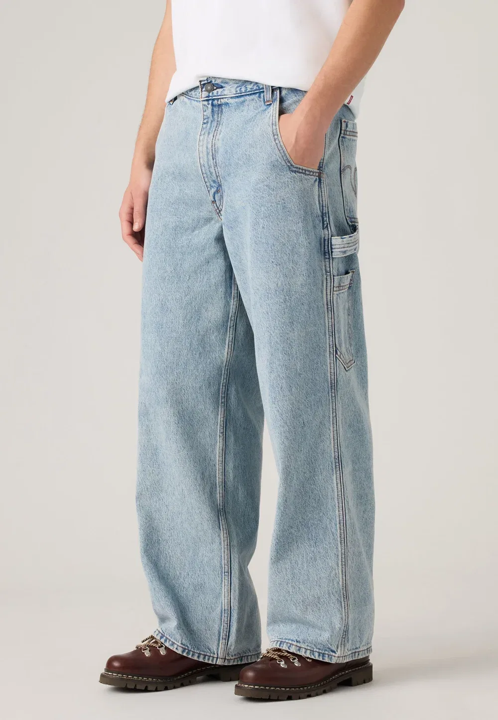 Свободные и практичные джинсы Levi'S, Little Balcony
