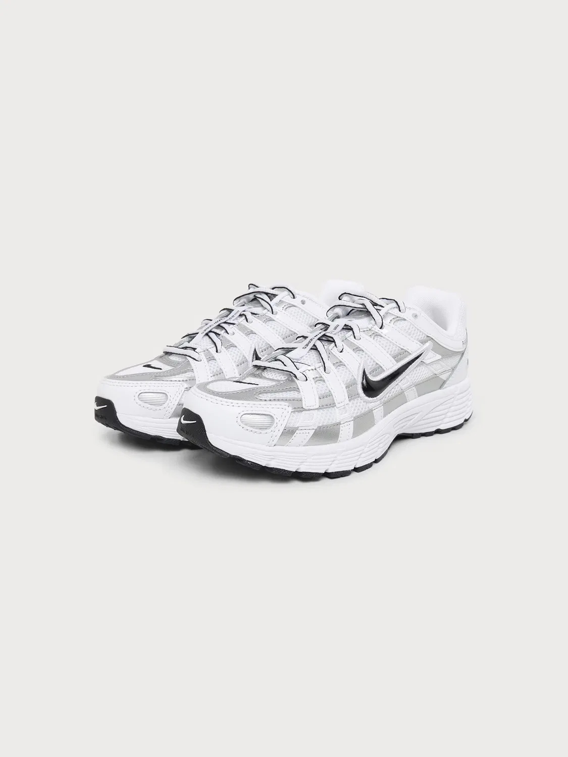 Кроссовки Nike Sportswear P-6000 белого цвета — фото 2