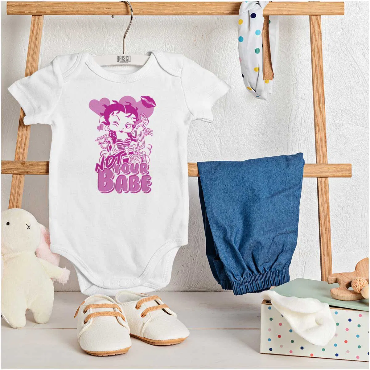 Детское боди-комбинезон для девочек с принтом Betty Boop Not Your Babe Biker Brisco Brands, White — фото 3