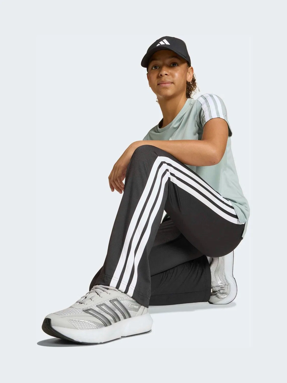 Леггинсы расклешенные adidas Train Essentials 3-Stripes, черный — фото 3